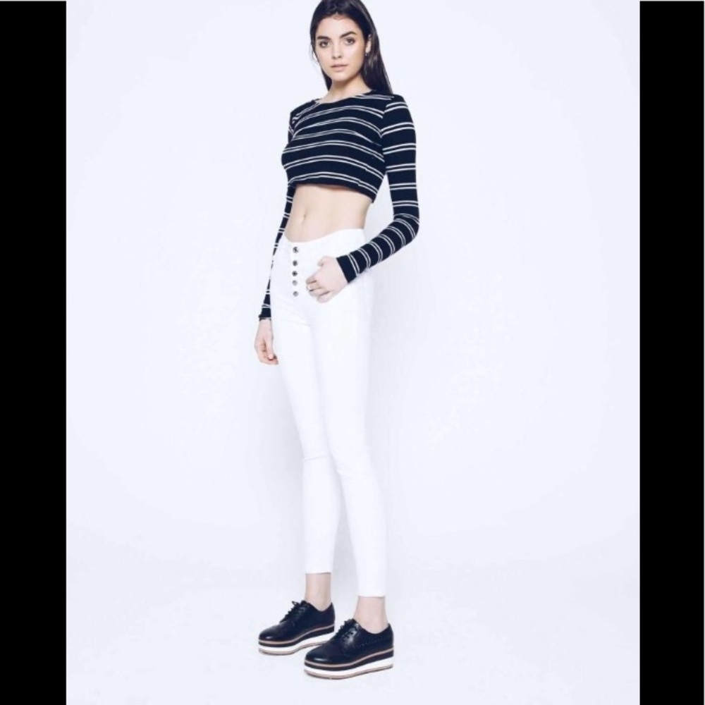1 left!!❤️KanCan❤️white mid rise button fly denim
